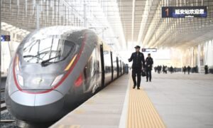 China's high-speed rail mileage tops 50,000 km