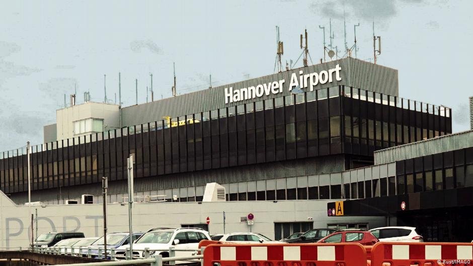 Drones disrupt air traffic in Hanover – DW – 12/27/2025
