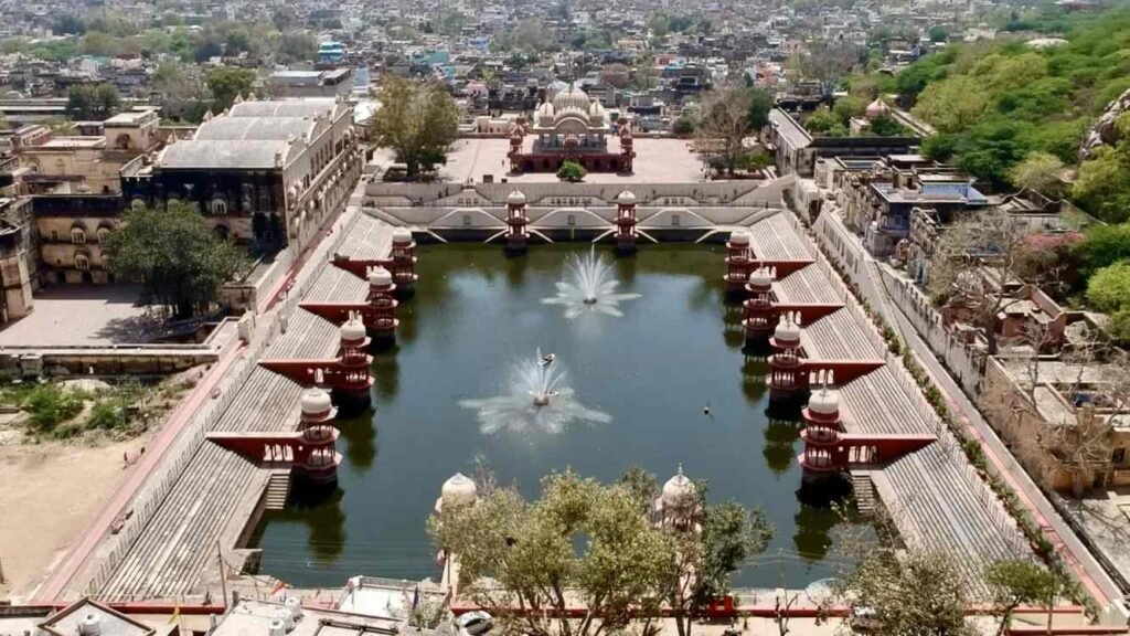 India's Beautiful and Historic Stepwells Restored to Working Order for the Thirsty Nation