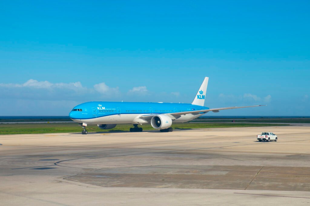 KLM tightens safety rules on Curaçao flights after near-misses