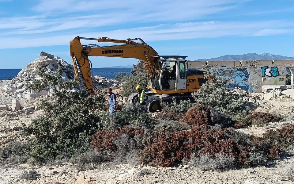 On Naxos, a demolition that took two decades
