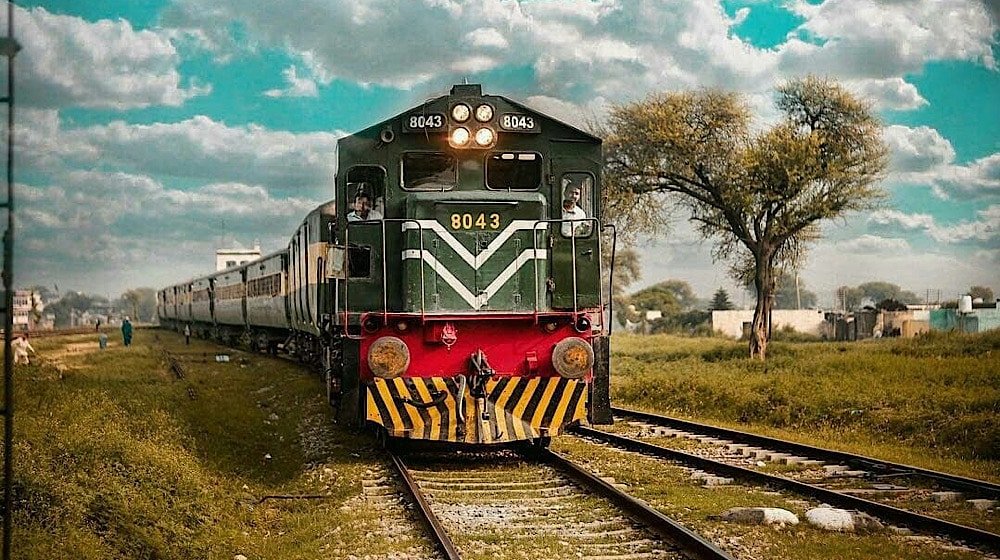 Pakistan Railways to Hire Hundreds of New Employees