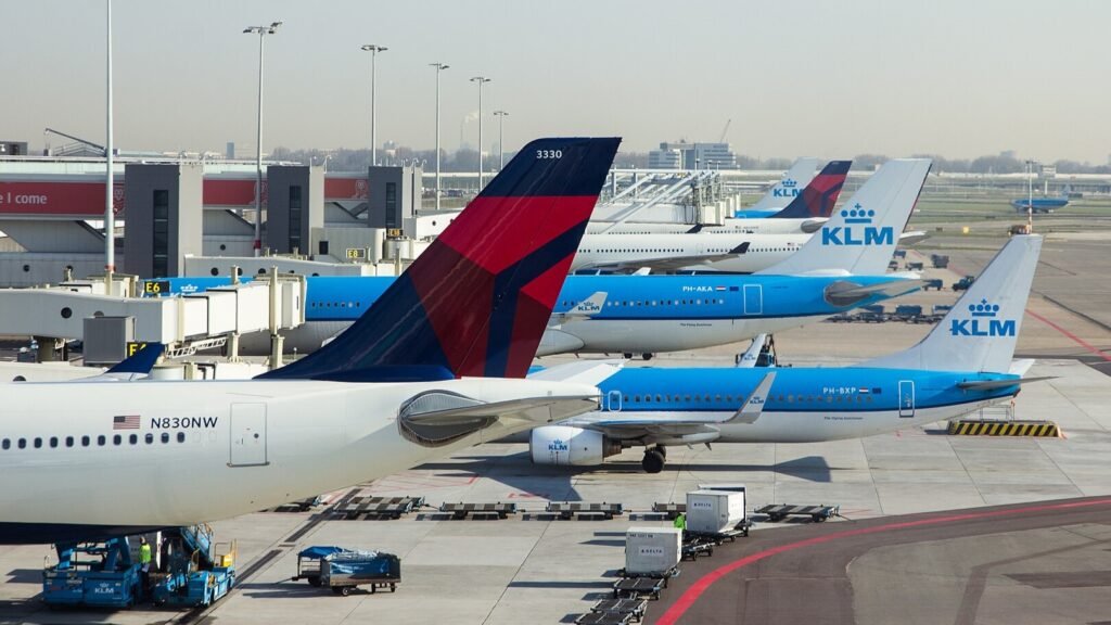 Pilot, Flight Attendant Found Drunk and Fined €1,100 at Amsterdam