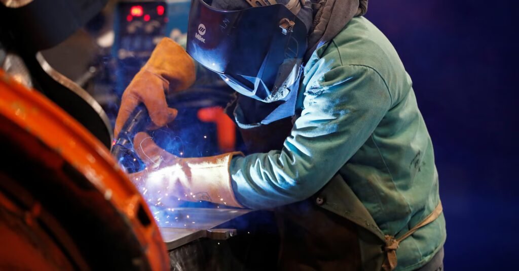 Report says Amtrak's new higher-speed trains delayed by planning, track issues