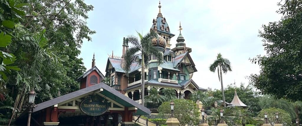 Take Manors over Mansions for Disney's haunted house rides