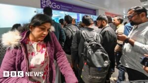 Travel chaos worsens in India with hundreds of flights cancelled