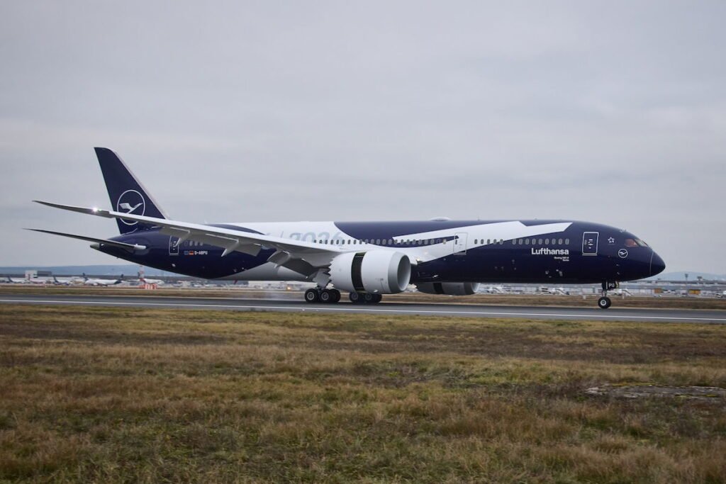 What A Beauty: Eye-Catching Lufthansa Centennial Livery Boeing 787 Joins Fleet