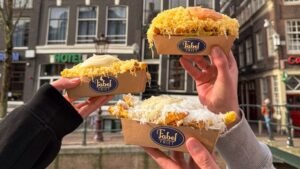 Why travellers keep queueing for viral food