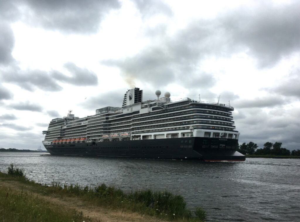 Amsterdam considers banning cruise ships altogether