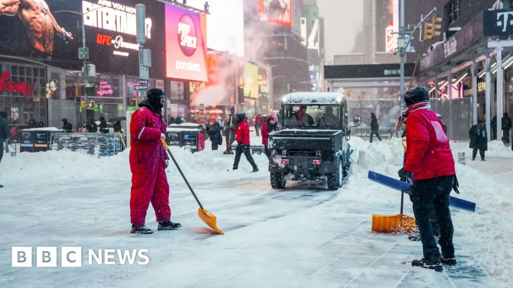 Deadly winter storm grips large parts of the US
