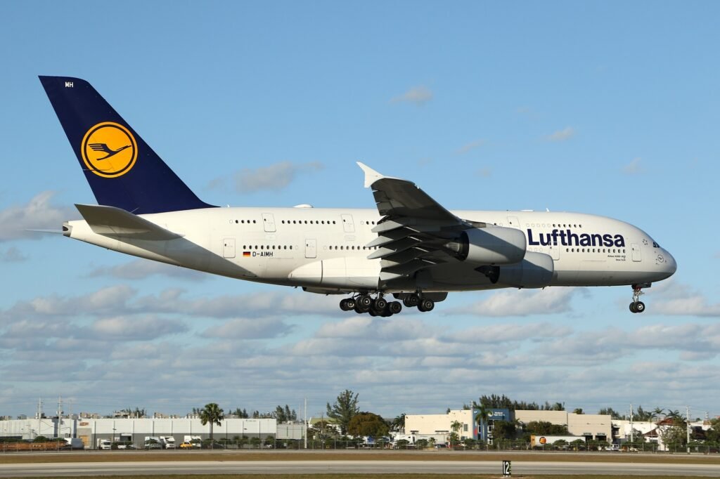 Lufthansa confirms A380 business upgrade, new 747-8 seats