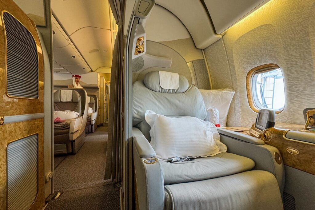 New requirements: Qantas restricts Emirates first-class awards