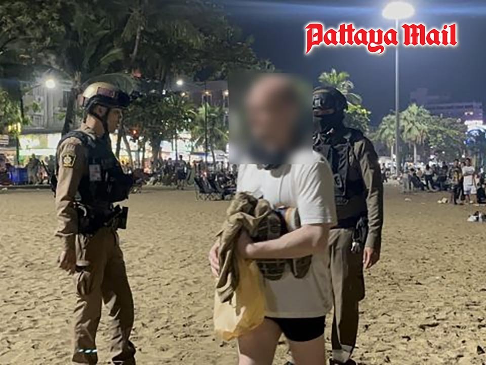 Norwegian man warned after walking naked on Pattaya Beach