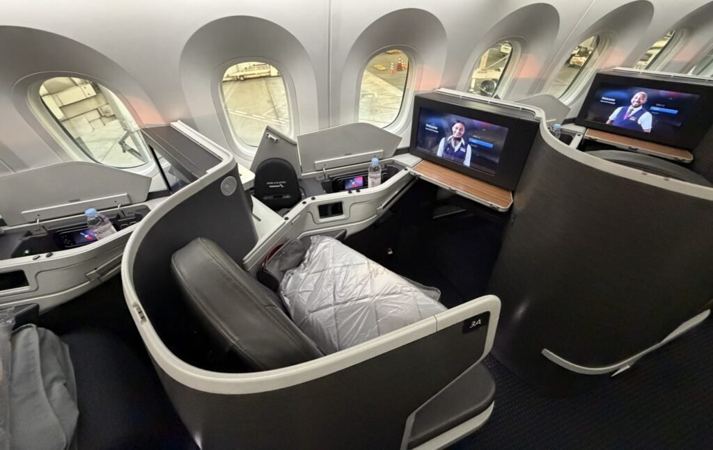 Service oddities mar otherwise solid American Airlines JFK-HND flightRunway Girl