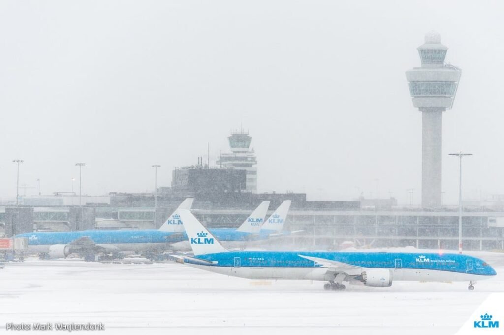 Severe winter weather grounds hundreds of flights at Amsterdam Schiphol as disruptions drag on