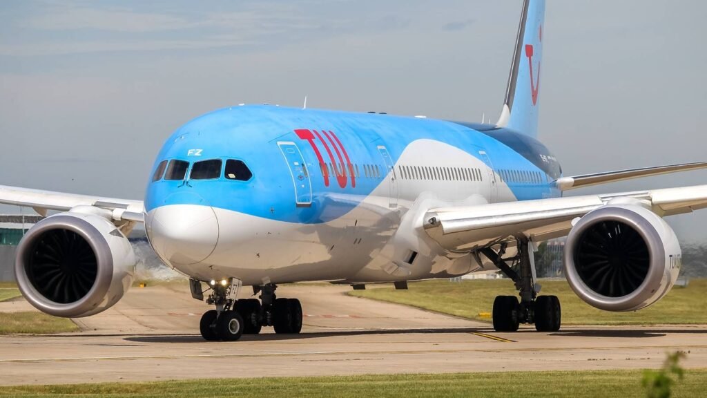 TUI Diverts Two Boeing 787s Mid-Atlantic Following Sudden Venezuela Airspace Shutdown
