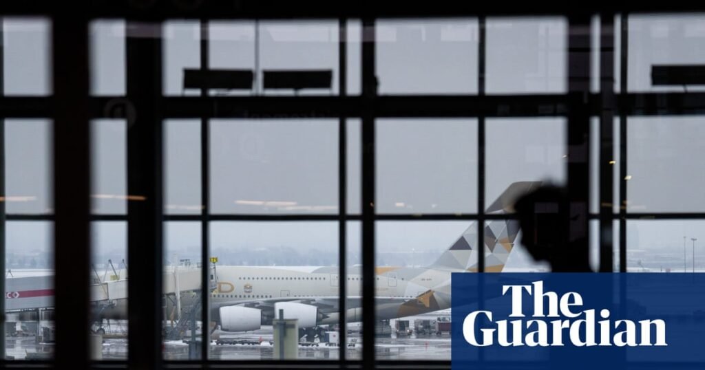 Toronto man posed as pilot to rack up hundreds of free flights, prosecutors say | Canada