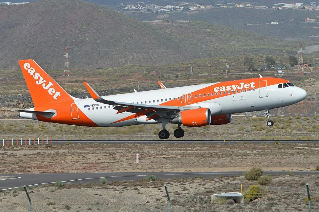 easyJet A320 Grounded After Mid-Air Engine Fire in Italy