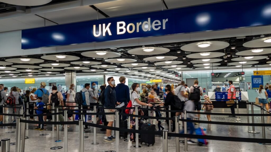 Airlines ordered to refuse travellers without ETA visa-waiver - The Times