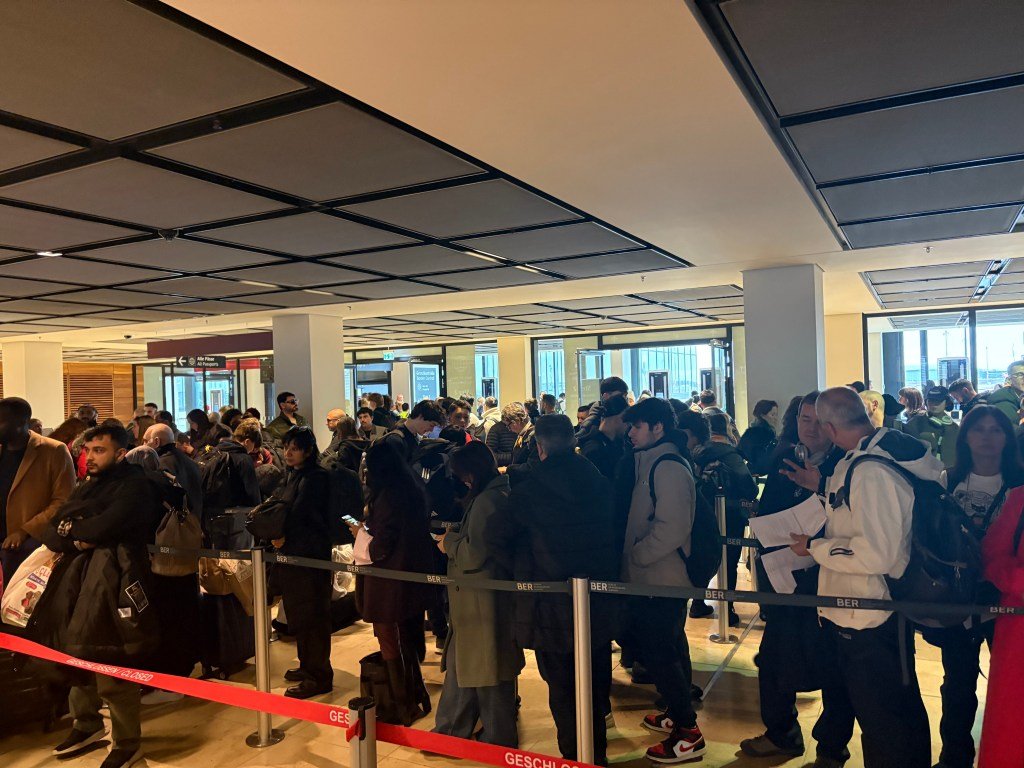 Berlin Airport Passport Control A Headache On Day One Of Festival