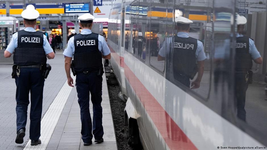 Deutsche Bahn calls safety summit