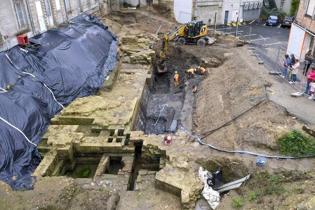 Discovery of 640-Year-Old Abandoned Castle Beneath Private Mansion in France Shocked Archaeologists