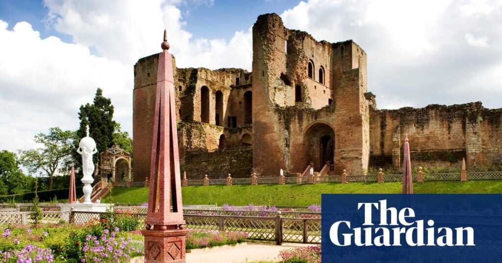 English Heritage launches ‘bonding benches’ to tackle parental isolation | English Heritage