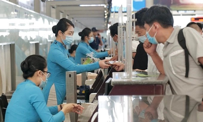 Flying for Tet? Vietnam Airlines steps up carry-on inspections as travel rush looms