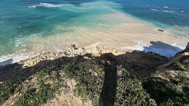 Landslide at Sidna Ali beach in Herzliya