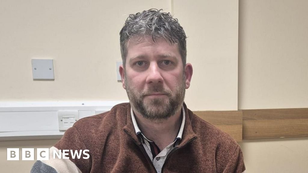 Letterkenny: Roadworks causing 'traffic chaos' in town - BBC