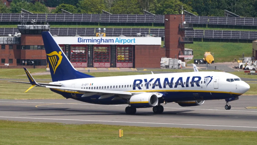 Ryanair Faces €5,000 Daily Fines Over Website Sales Practices