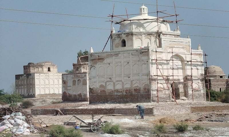 After several failed initiatives, work resumes to preserve 18th century tombs in Garhi Yasin - Pakistan