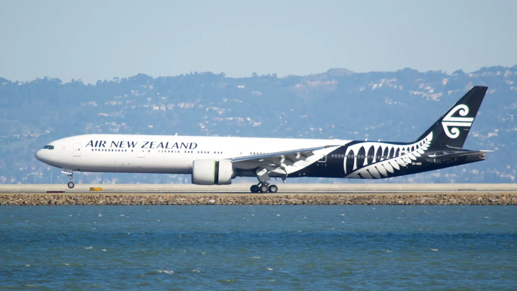 Air New Zealand 777 Pilots Makes U-Turn to Auckland Amid Engineering Issue