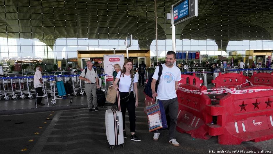 Airlines restart limited Middle East operations