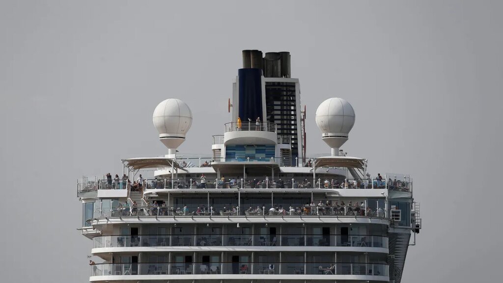 Cruise passengers stranded after attacks