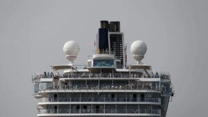 Cruise passengers stranded after attacks
