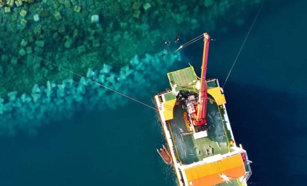 Divers Pull 80 Ton Stone Blocks From The Sea, Belonging To Alexandria's Lost Lighthouse