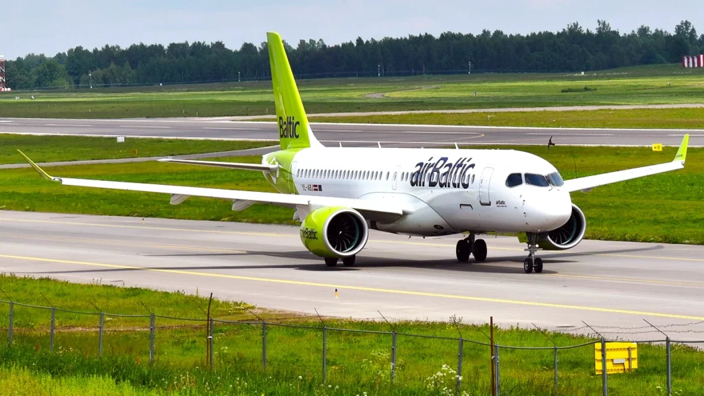 airBaltic Airbus A220