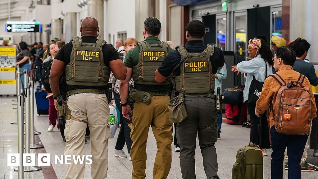 ICE agents deploy to major US airports as security queues stretch for hours - BBC