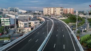 Marcos opens Cavitex-C5 link to ease Holy Week exodus, to cut travel time from 90 to 15 mins