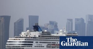 More than 100,000 Britons stranded in Gulf, with airspace closed to most flights | Air transport