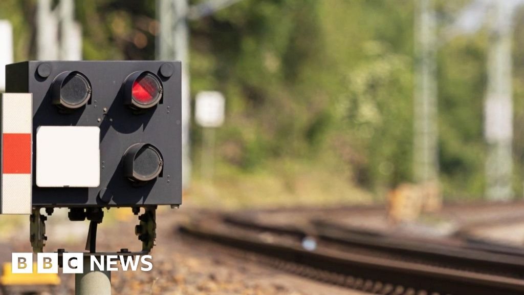 Rail line blocked between Shrewsbury and Wellington after incident - BBC
