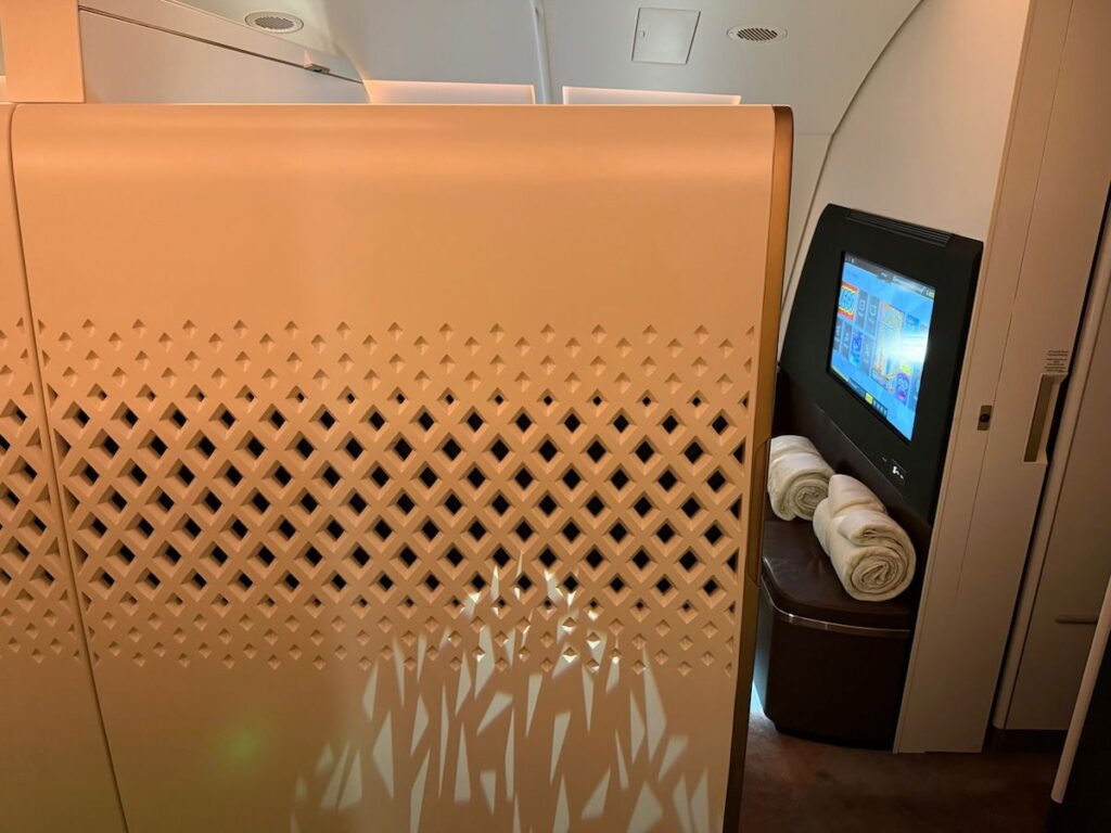 Review: Etihad The Residence Airbus A380 (AUH-CDG)