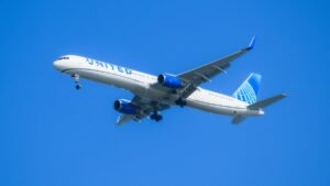 United can remove and ban passengers who refuse to use headphones