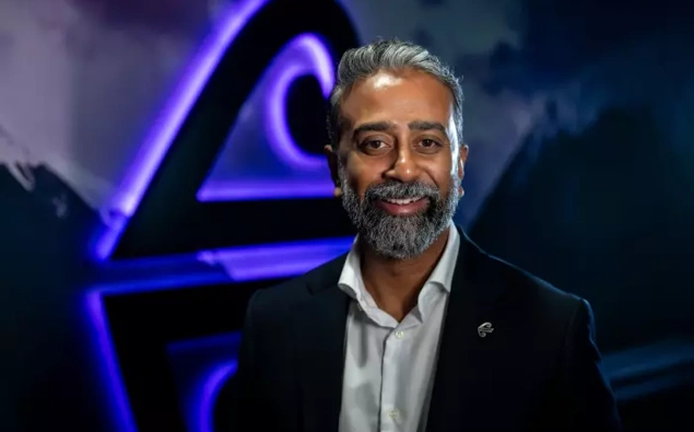 Where in the world is Nikhil Ravishankar?