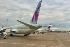 Which airlines are still flying to the Middle East and what happens if I fly there?