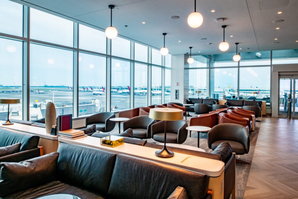 Delta Sky Club Is Not a Playroom: The Family Lounge Behavior Debate
