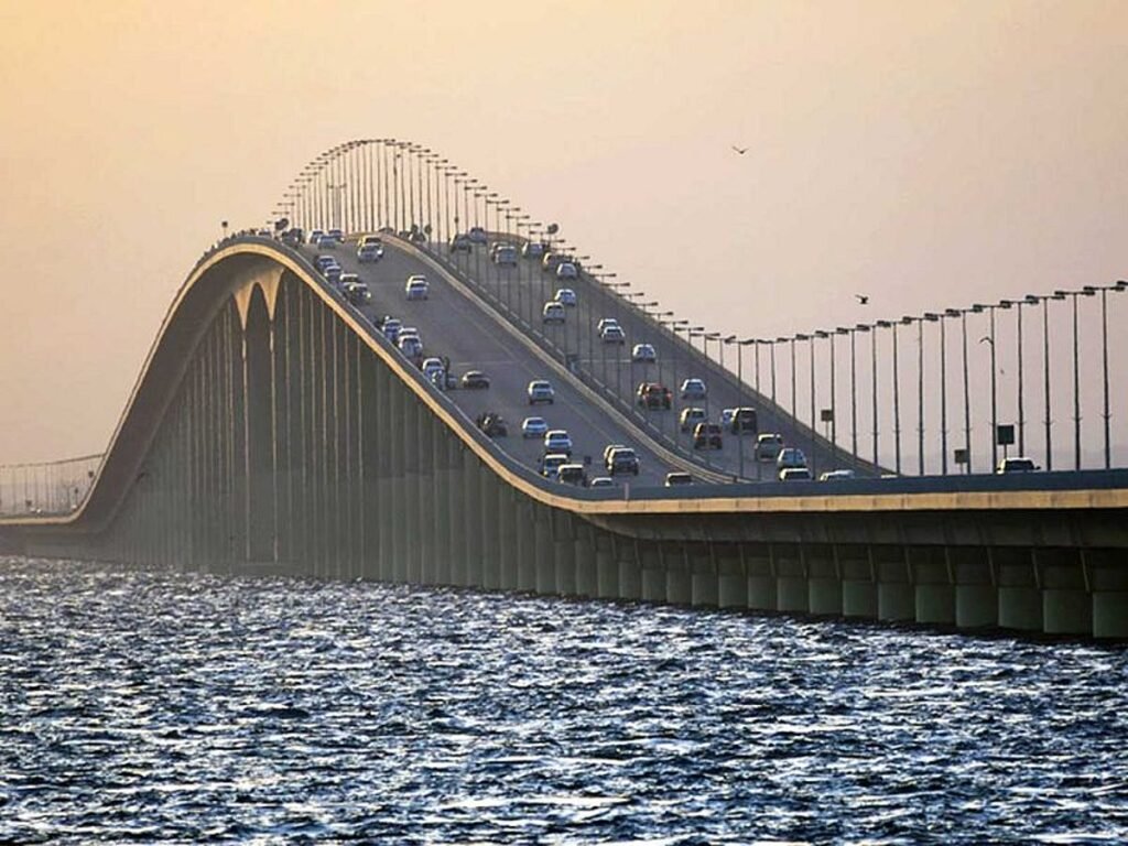 King Fahd Causeway closed amid heightened security alerts - Gulf News