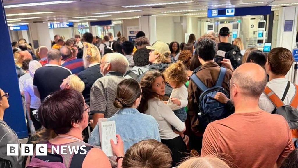 New airport ESS border check delays and how to avoid them - BBC