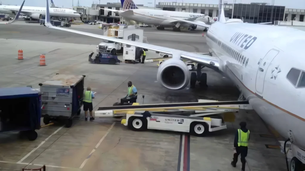 United Airlines Fires 76-Year-Old Technician for Taking Water Bottle, Really?